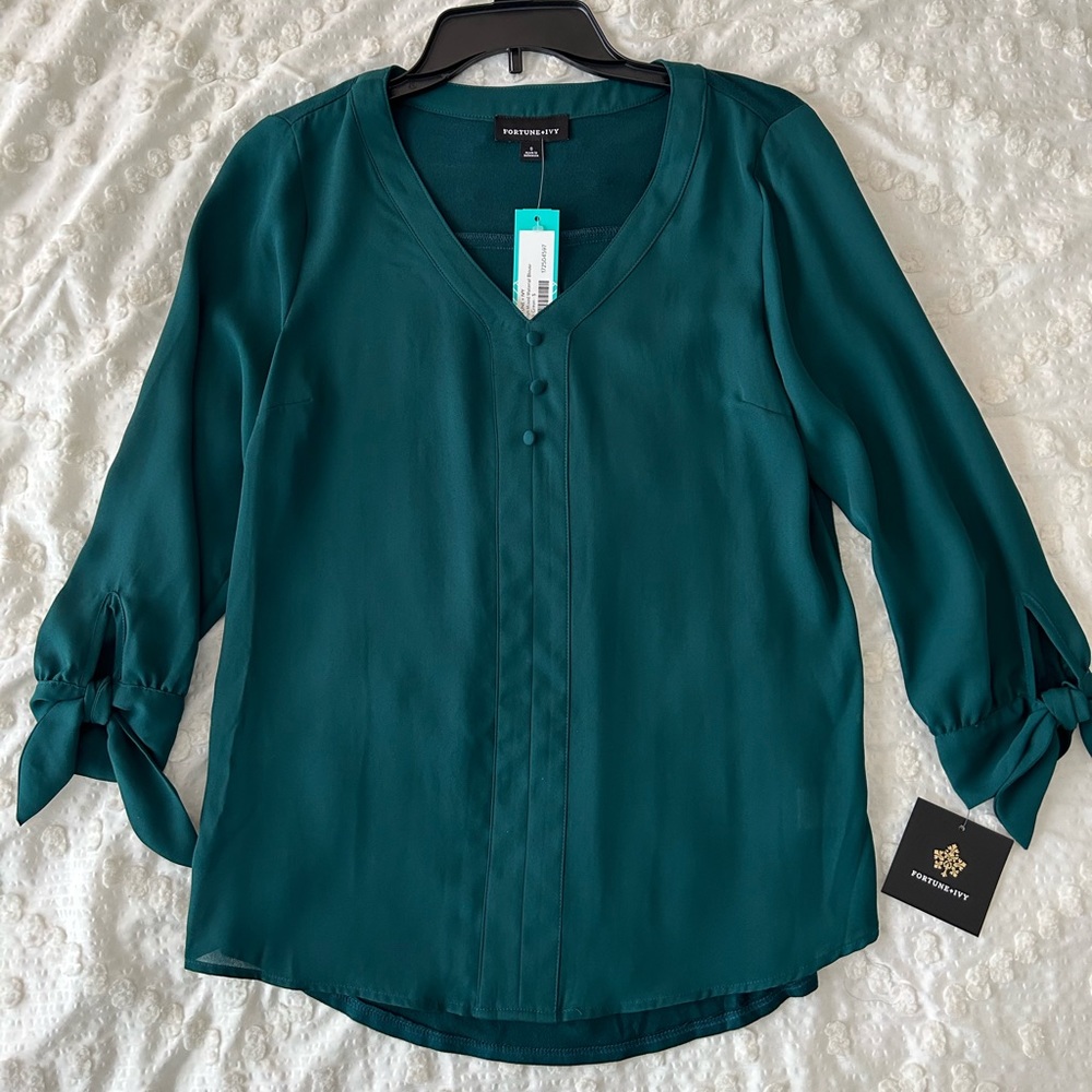 Fortune + Ivy Dark Green Blouse. Collyn Mixed Material Blouse. SMALL